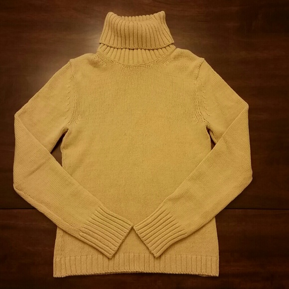 Banana Republic Sweaters - Banana Republic turtleneck sweater