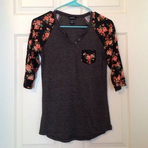 Rue 21 quarter sleeve tee