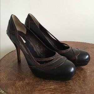 Like NEW.  3.5" heel Max Studio pumps