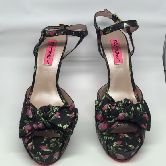 Leather Betsey Johnson Peep-toe Platform Pumps