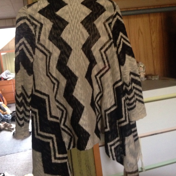 Cardigan from Maurice's - Picture 2 of 3