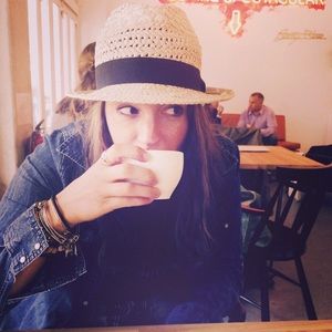 Meet your Posher, Courtney