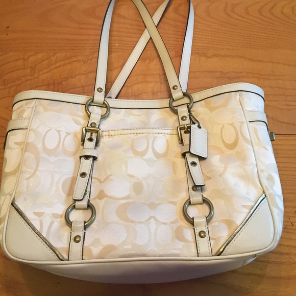 Coach purse. Excellent condition! Ivory colored.