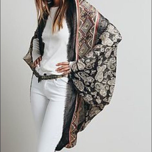 //SOLD// Free People Sammy Raw Edge Paisley Kimono