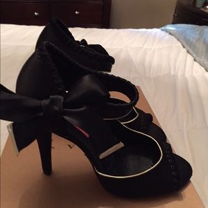 Satin black w/ gold piping sexy bow tie peep toe
