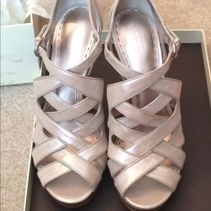 Brand New Coach Aenya Metallic Platinum Sandals 9