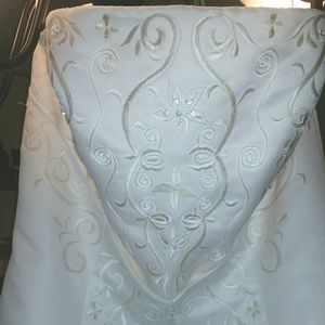 Ivory wedding dress
