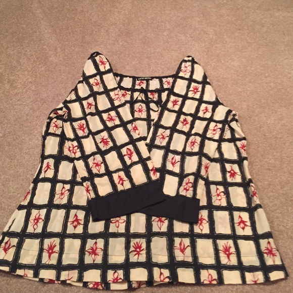 Lucky Brand top - Picture 2 of 2