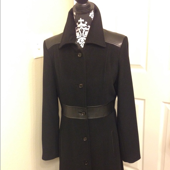 Stylish Wool presidential length coat