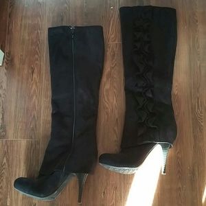 Black suede boots