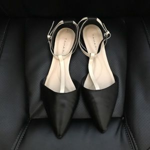 Tahari flat shoes