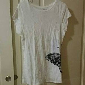 Super cute white Tee