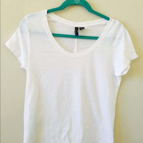 White classic T-shirt with cute back!