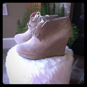 Lucky Brand Lace up Wedges