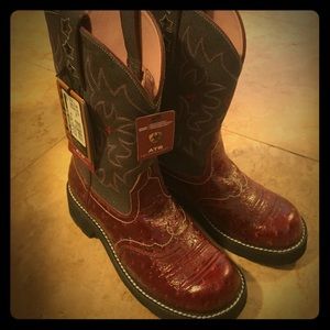 Size 7 Red Ariat Fatboy boots! New with tags!