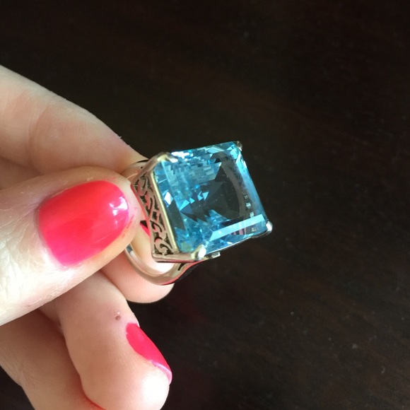 Topaz solitaire in sterling silver! - Picture 3 of 3