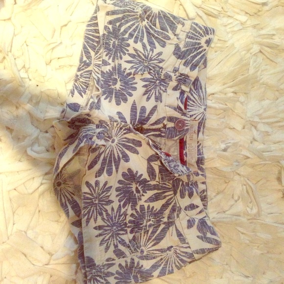 Hollister size 0 pattern shorts