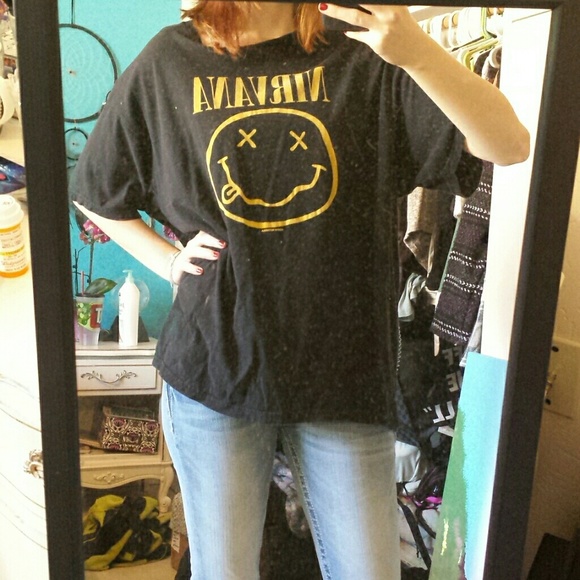 Good ol NIRVANA T shirt.