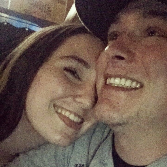 Meet your Posher, Rachel - Picture 2 of 2