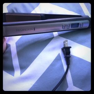 Remington hair straightener