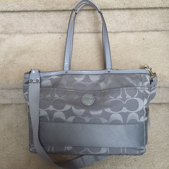 Coach Handbags - 💋SALE💋COACH Baby Bag / Weekend Bag