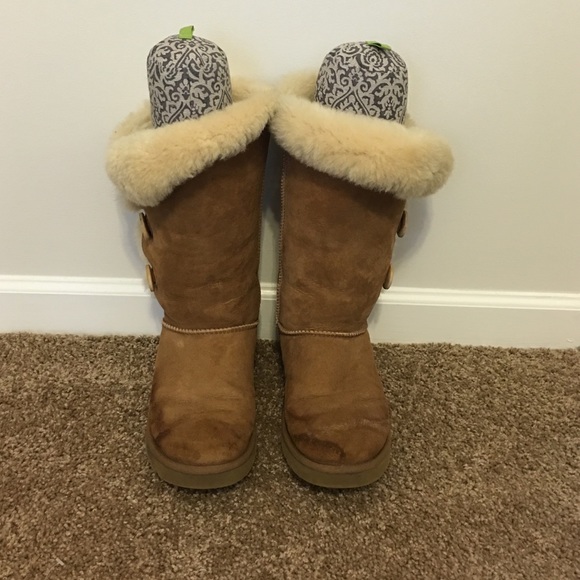 Tan ugg boots