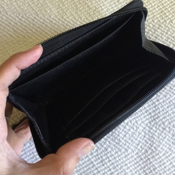 🎉Sale🎉 Black Coach Wristlet - Picture 4 of 4