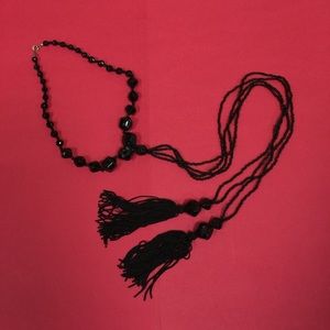 TEASING TASSELS VINTAGE NECKLACE