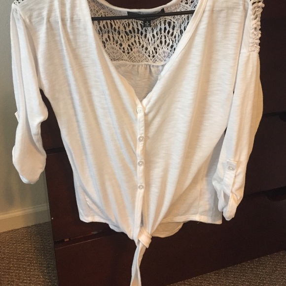 Quarter sleeve, Lacey shoulder dress shirt