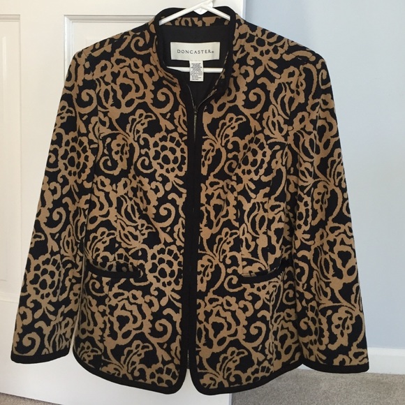 Doncaster tan and black blazer.  Size 10/12.