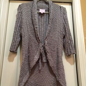 Like new! Comfy light grey sweater.