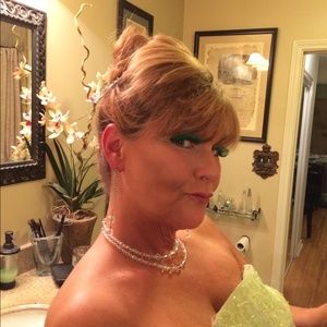 Meet your Posher, Carin