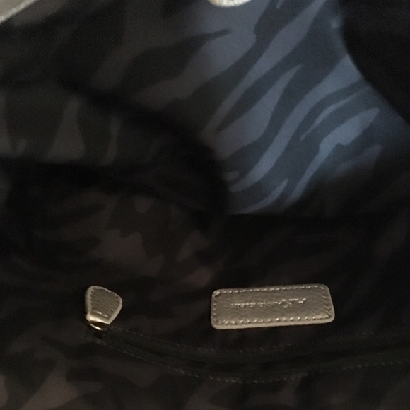 Anne Klein classic tote. Nwt. $89 retail. - Picture 3 of 4