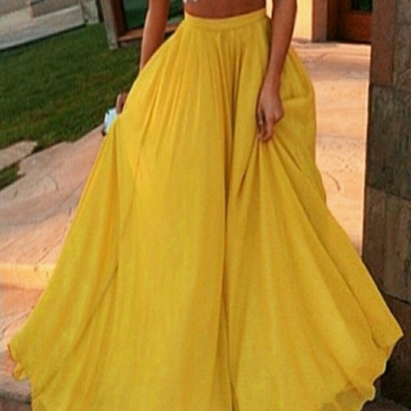 Yellow high waisted maxi skirt