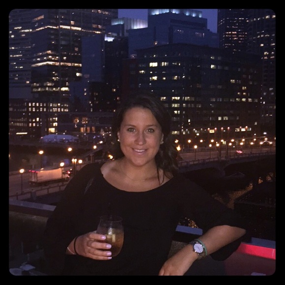 Meet your Posher, Lauren