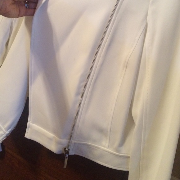 Adorable jacket! - Picture 3 of 4