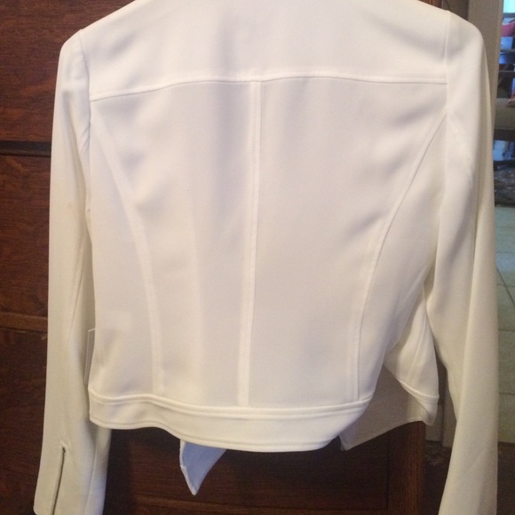 Adorable jacket! - Picture 4 of 4