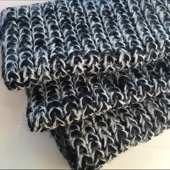 🌷A&F Infinity Scarf🌷