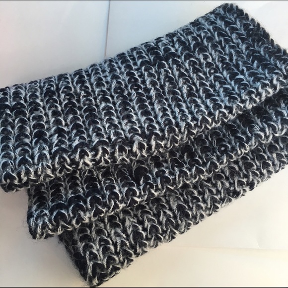 🌷A&F Infinity Scarf🌷 - Picture 2 of 3