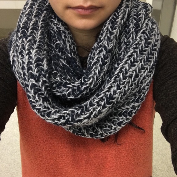 🌷A&F Infinity Scarf🌷 - Picture 3 of 3