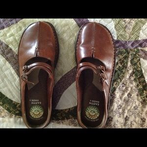 Brown leather Earth Shoe