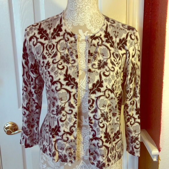 ⛵️Sale🌺Beautiful charter club cardigan.💖