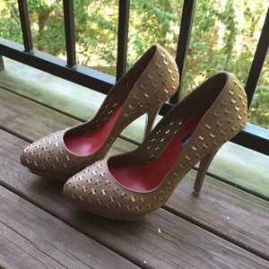 Charles Jourdan Nude Leather Platform Heels