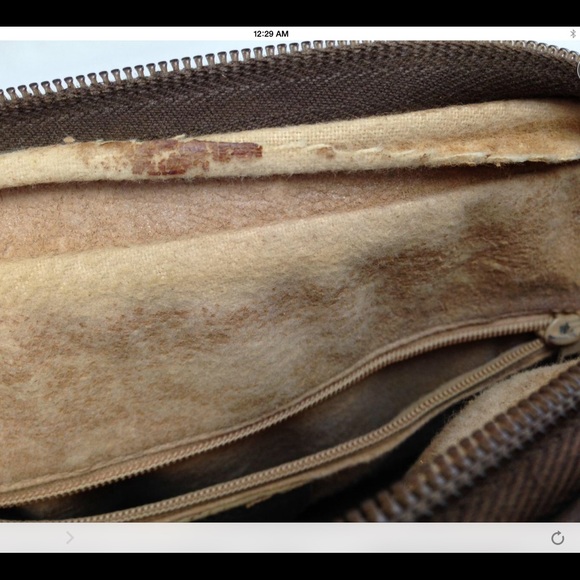 💚SOLD💚 100% Authentic .  Gucci cross-body bag - Picture 2 of 4