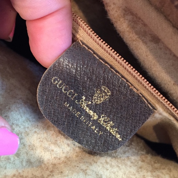 💚SOLD💚 100% Authentic .  Gucci cross-body bag - Picture 3 of 4