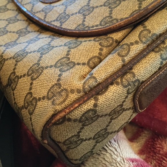 💚SOLD💚 100% Authentic .  Gucci cross-body bag - Picture 4 of 4