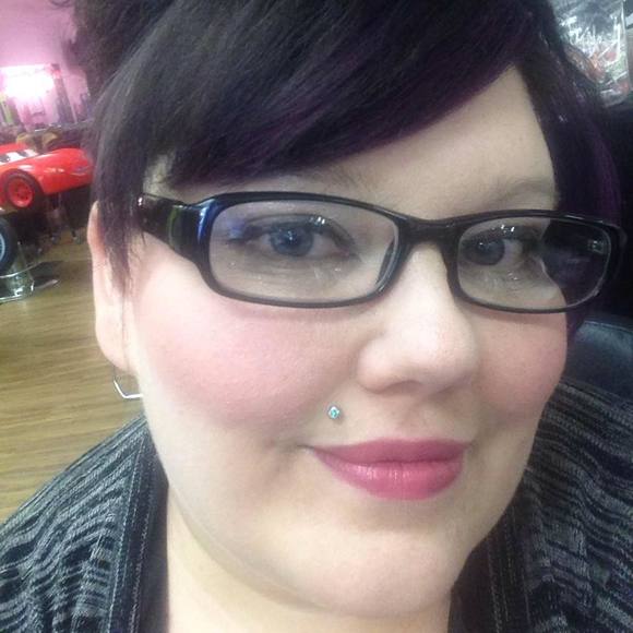 Meet your Posher, Charleen