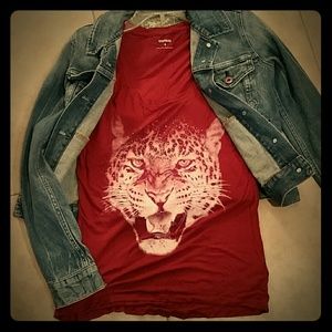 Maroon tiger embellished short sleeve top