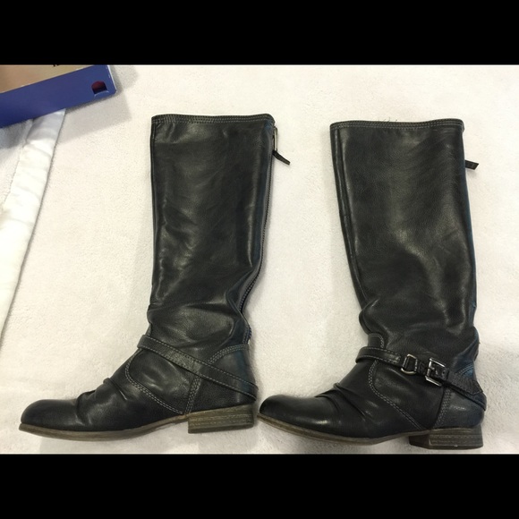 NO LONGER AVAILABLE. Tall black "Zeno" boots.
