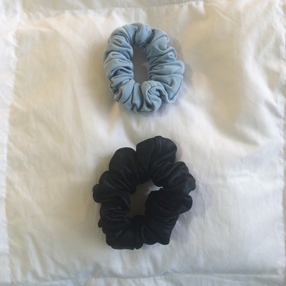🐬 American Apparel Scrunchies 🐬